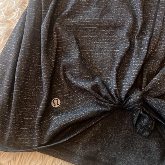 Lululemon tie back tank top - Picture 3 of 4